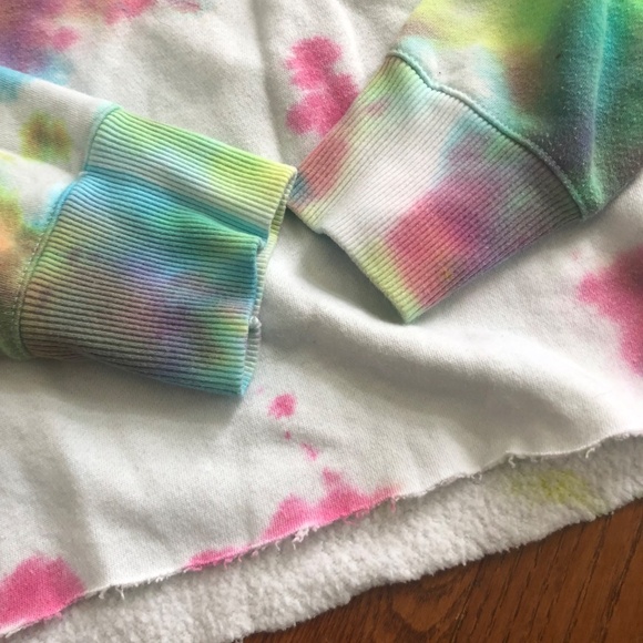 Sale: 5 for $10 - Time and Tru Tie Dye Crop Sweatshirt - Picture 7 of 8